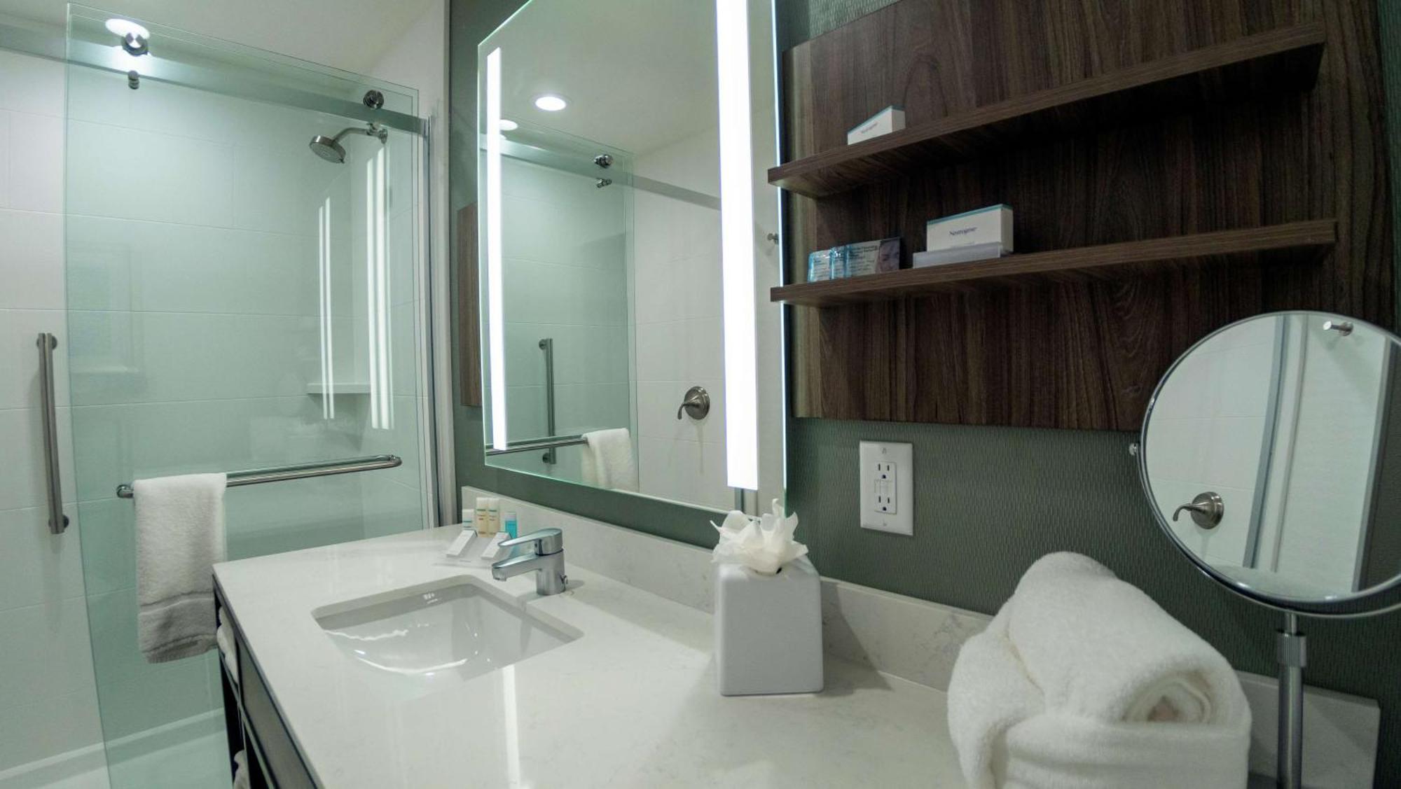 Hilton Garden Inn Спартанберг Экстерьер фото