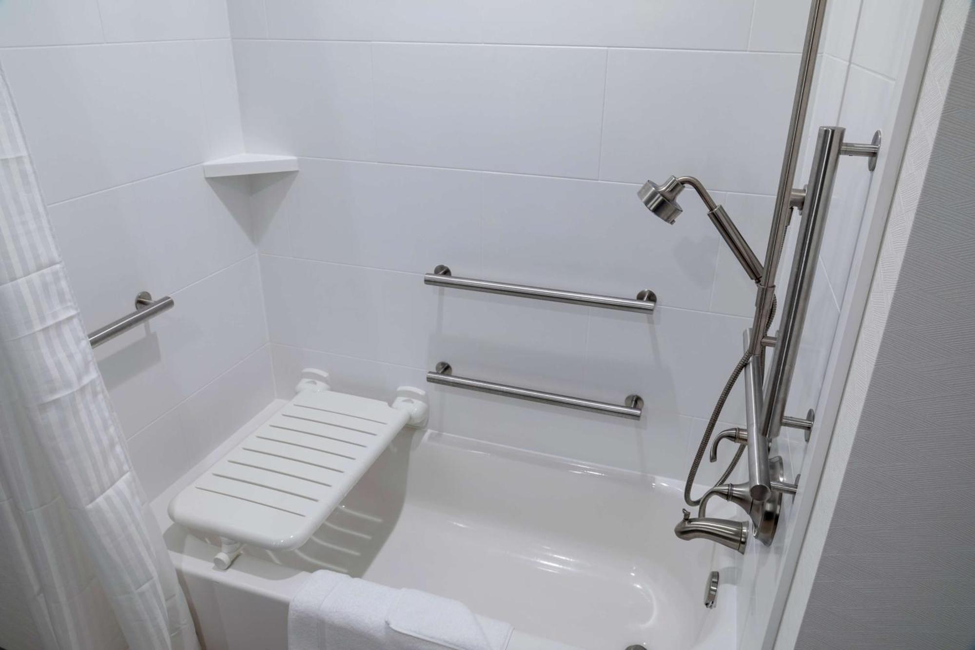 Hilton Garden Inn Спартанберг Экстерьер фото