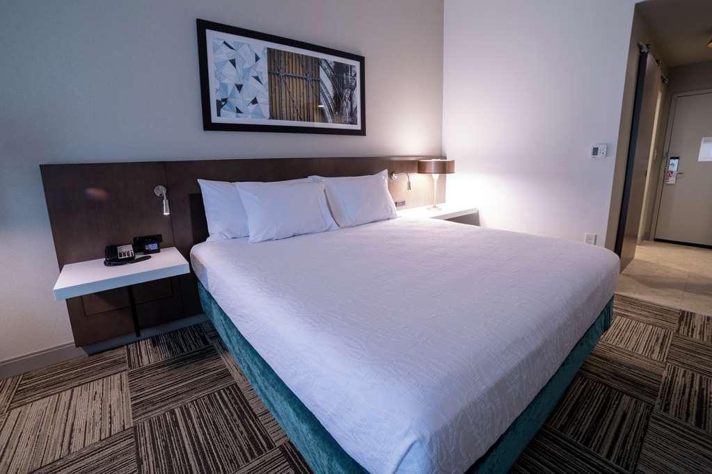 Hilton Garden Inn Спартанберг Номер фото